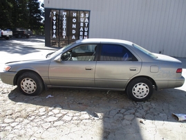 1998 TOYOTA CAMRY LE 2.2L AT BEIGE 4DR Z15965